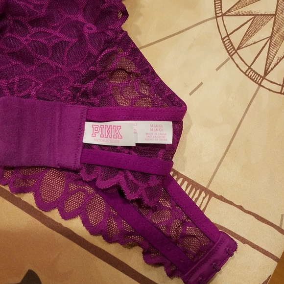 CLOTHING - Picture 6 of 7